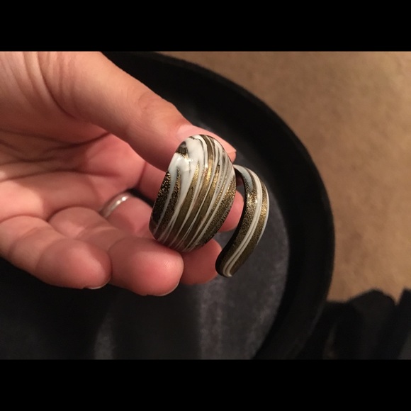 Glass blown statement ring - Picture 4 of 5